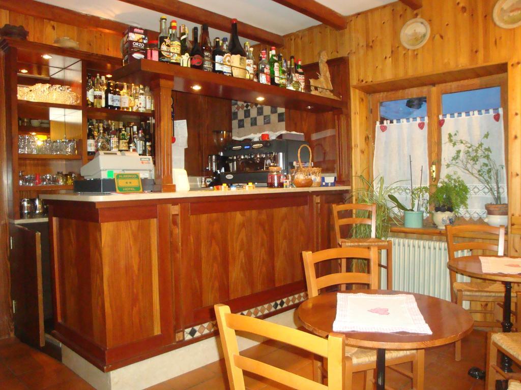 Hotel Alpe Fleurie Champoluc Εξωτερικό φωτογραφία